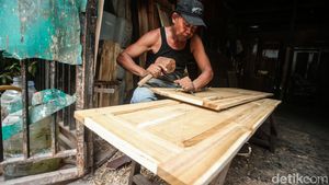 Intip Jasa Ukir Lemari Jepara di Klender