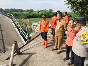 Jembatan Antardesa Sepanjang 30 Meter di Mojokerto Putus