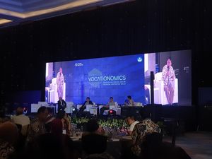 Dekan Vokasi UGM: Jumlah Mahasiswa Vokasi RI Hanya 8%, Jauh Dibanding Jerman-China Dekan Vokasi UGM: Jumlah Mahasiswa Vokasi RI Hanya 8%, Jauh Dibanding Jerman-China