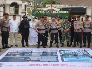 Kapolres Rohul Pastikan Penghitungan Suara dari TPS hingga Pleno Aman Kapolres Rohul Pastikan Penghitungan Suara dari TPS hingga Pleno Aman