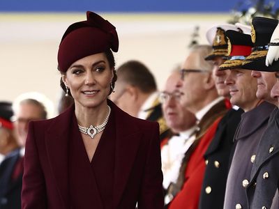 Foto: Kate Middleton Sambut Emir Qatar, Eksis Lagi Pasca-Sembuh dari Kanker