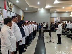 Jusuf Kalla Lantik Pengurus Baru PMI NTB
