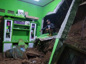 Longsor Timpa Rumah Warga di Lebak, 1 Orang Meninggal Dunia