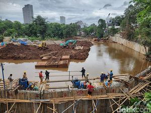 Masuk Musim Hujan, Normalisasi Kali Pesanggrahan Digencarkan Masuk Musim Hujan, Normalisasi Kali Pesanggrahan Digencarkan