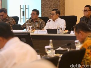 Menko Pemberdayaan Masyarakat Raker Bahas Serbuan Produk Impor Menko Pemberdayaan Masyarakat Raker Bahas Serbuan Produk Impor