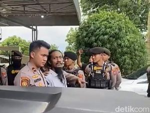Eks Kades Miliarder Gresik Bantah Gelapkan 9 Aset Milik Desa Eks Kades Miliarder Gresik Bantah Gelapkan 9 Aset Milik Desa