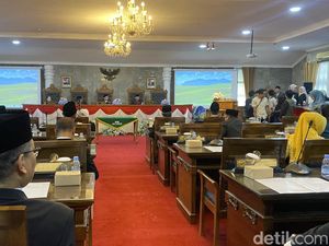 Pimpinan DPRD Kota Sukabumi Akhirnya Lengkap Pimpinan DPRD Kota Sukabumi Akhirnya Lengkap