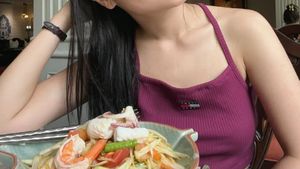 Prilly Latuconsina Cicip Toast di Las Vegas dan Somtam Thailand