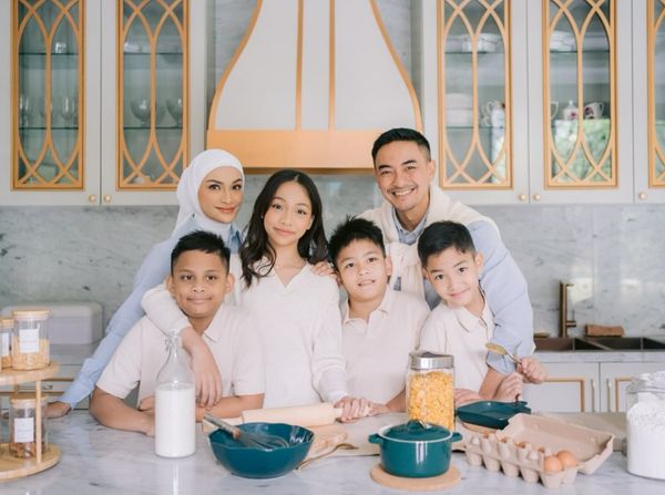 Inspirasi Prewedding di Rumah ala Putri Zulhas & Zumi Zola, Simpel nan Elegan
