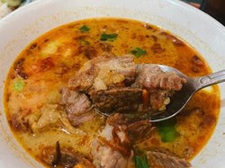 5 Tempat Makan Soto Paling Ikonik di Jakarta yang Enaknya Legend Banget!