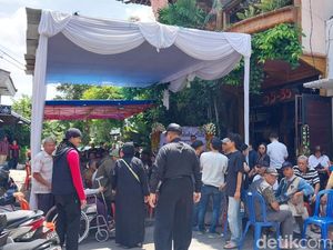 Pelukis Difabel Kondang Asal Malang Sadikin Pard Meninggal Dunia Pelukis Difabel Kondang Asal Malang Sadikin Pard Meninggal Dunia