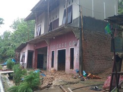 Tebing Longsor di Cianjur Renggut Nyawa Ibu dan Balita