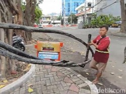 Sampah Kabel Hasil Curian Bikin Banjir Surabaya, Pemkot Lapor ke Polisi