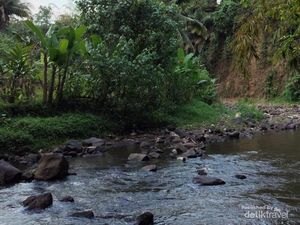 Sungai Cikalang Bak Permata Tersembunyi Penenang Diri
