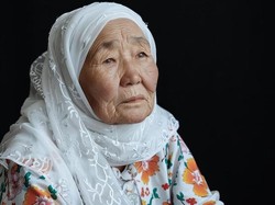 Surah An-Nur Ayat 60, Wanita Tua Tidak Wajib Berhijab