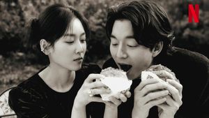 7 Gaya Gong Yoo dan Seo Hyun Jin Tampil Mesra Bak Foto Pre Wedding