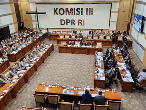 Anggota DPR Usul SIM Seumur Hidup, Kakorlantas Ungkit Putusan MK Anggota DPR Usul SIM Seumur Hidup, Kakorlantas Ungkit Putusan MK