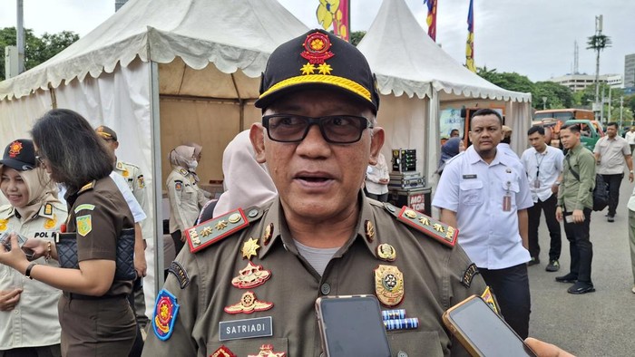 Kasatpol PP DKI Jakarta Satriadi Gunawan Satpol PP DKI razia miras ilegal
