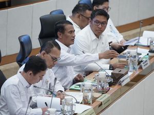 Mentan Banjir Pujian dari Komisi IV DPR RI Setelah Diapresiasi Presiden Mentan Banjir Pujian dari Komisi IV DPR RI Setelah Diapresiasi Presiden