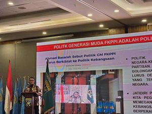 Ahmad Basarah Tegaskan TNI-Polri Harus Tegak Lurus kepada Pancasila Ahmad Basarah Tegaskan TNI-Polri Harus Tegak Lurus kepada Pancasila