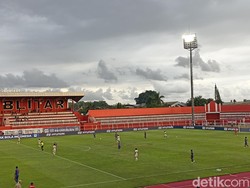 Persita Dibungkam Arema FC 3 Gol, Rumput Lapangan Jadi Alasan