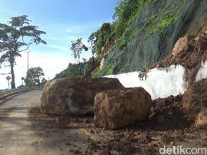 Tebing Piket Nol Longsor di 4 Titik, Akses Lumajang-Malang Terganggu Tebing Piket Nol Longsor di 4 Titik, Akses Lumajang-Malang Terganggu