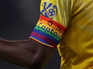 Organisasi LGBTQ+ Tak Keberatan Ada Penolakan Ban Kapten Pelangi Organisasi LGBTQ+ Tak Keberatan Ada Penolakan Ban Kapten Pelangi