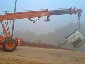 Google Maps Bikin Nyasar, Mobil Sampai Terguling ke Saluran Air Google Maps Bikin Nyasar, Mobil Sampai Terguling ke Saluran Air