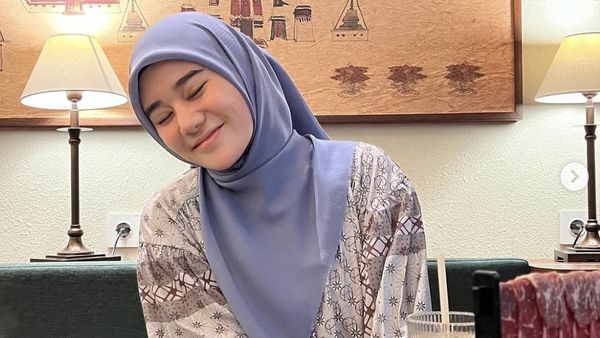 Momen Clara Shinta Borong Singkong hingga Makan di Resto Hot Pot