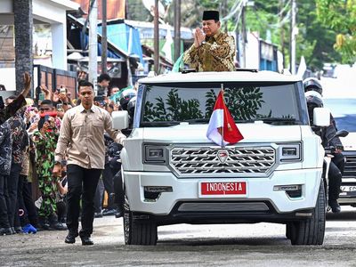 Naik MV3 Garuda Limousine, Prabowo Hadiri Milad ke-112 Muhammadiyah