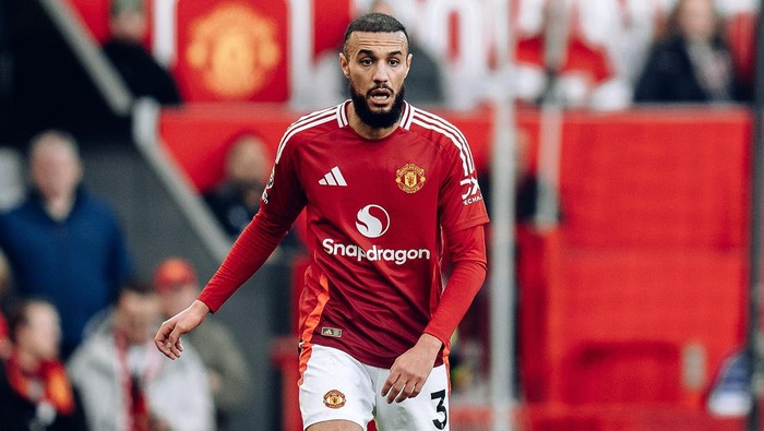 MANCHESTER, ENGLAND - DECEMBER 01: Noussair Mazraoui of Manchester United in action during the Premier League match between Manchester United FC and Everton FC at Old Trafford on December 01, 2024 in Manchester, England. (Photo by Zohaib Alam - MUFC/Manchester United via Getty Images)