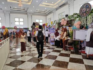 Lokakarya 7 Calon Guru Penggerak di Klaten Tampilkan Produk Kerajinan Tangan Lokakarya 7 Calon Guru Penggerak di Klaten Tampilkan Produk Kerajinan Tangan