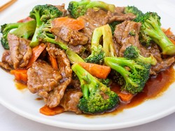 Tumis Daging Brokoli: Hidangan Praktis dan Lezat untuk Makan Malam