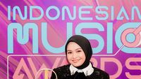 Salma Salsabil Doyan Makan di Warkop hingga Ngemil Kue Bantal
