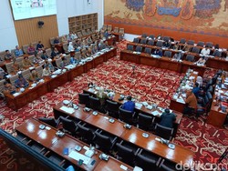 Sepi Permintaan, Laba Semen Indonesia Per September 2024 Anjlok 44%