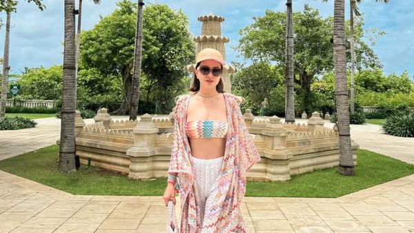 8 Gaya Shandy Aulia Liburan di Bali, Pamer Punggung dan Perut Rata