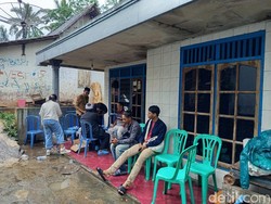 Sederet Tamu Beri Donasi ke Sunhaji Bakul Es Teh, Ada YouTuber-Utusan Politisi