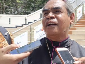 Uskup Kupang Apresiasi Milad Muhammadiyah ke-112 yang Hadirkan Presiden Uskup Kupang Apresiasi Milad Muhammadiyah ke-112 yang Hadirkan Presiden