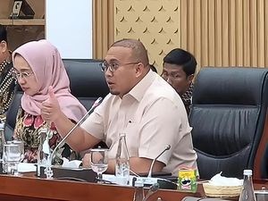 Andre Rosiade Dorong Penerapan Strategic Holding Company di Semen Indonesia