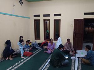 90 Warga Sukabumi Mengungsi Usai Rumah Rusak Akibat Pergerakan Tanah 90 Warga Sukabumi Mengungsi Usai Rumah Rusak Akibat Pergerakan Tanah