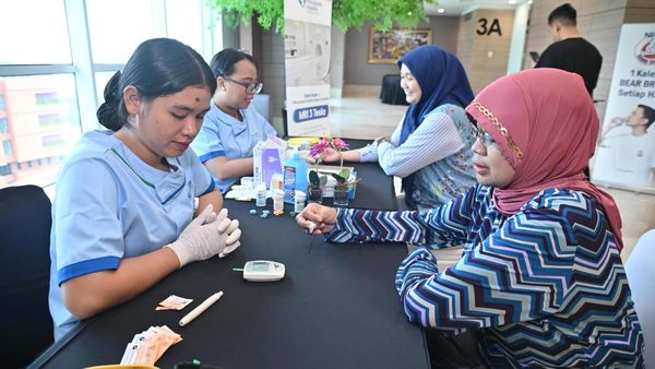 Antusias Warga Ikut Cek Kesehatan Gratis