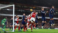 Di musim lalu, MU kalah dari Arsenal di pertemuan pertama 0-2 dan imbang di Old Trafford 1-1 (Action Images via Reuters/Matthew Childs)