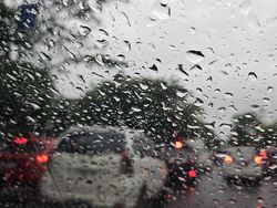 Peringatan Dini BMKG: Maros-Bone Hujan Lebat hingga Sore, Meluas ke Makassar