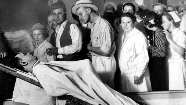 Foto Jadul Punya Cerita Aneh hingga Menyeramkan