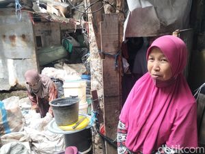 Mimpi Besar Nunung dari Gubuk Kecil di Tengah Kota Bandung Mimpi Besar Nunung dari Gubuk Kecil di Tengah Kota Bandung