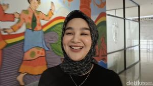 Senyum Hana Hanifah Usai Diperiksa Polda Riau di Kasus SPPD Fiktif