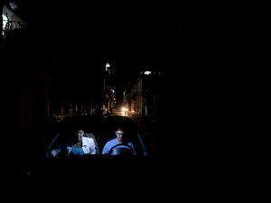 Jaringan Listrik di Kuba Runtuh, Satu Negara Gelap Gulita