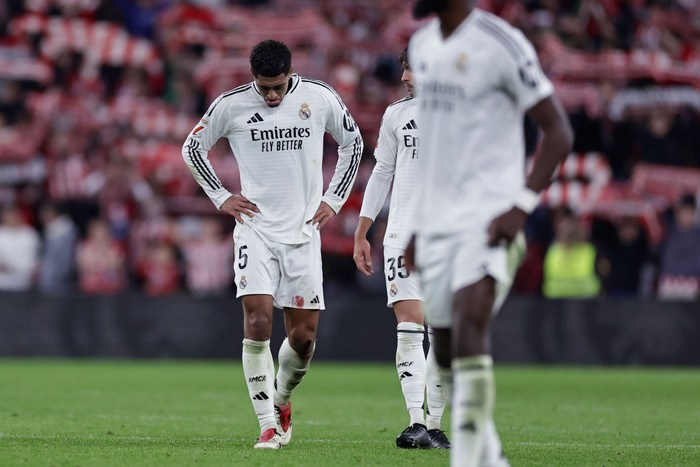 BILBAO, SPAIN - DECEMBER 4: Jude Bellingham of Real Madrid disappointed after the match during the LaLiga EA Sports  match between Athletic de Bilbao v Real Madrid at the San Mames Stadium on December 4, 2024 in Bilbao Spain (Photo by Maria Gracia Jimenez/Soccrates/Getty Images)