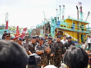 Lagi Asyik Maling Ikan, 3 Kapal Negara Tetangga RI Langsung Ditangkap Lagi Asyik Maling Ikan, 3 Kapal Negara Tetangga RI Langsung Ditangkap