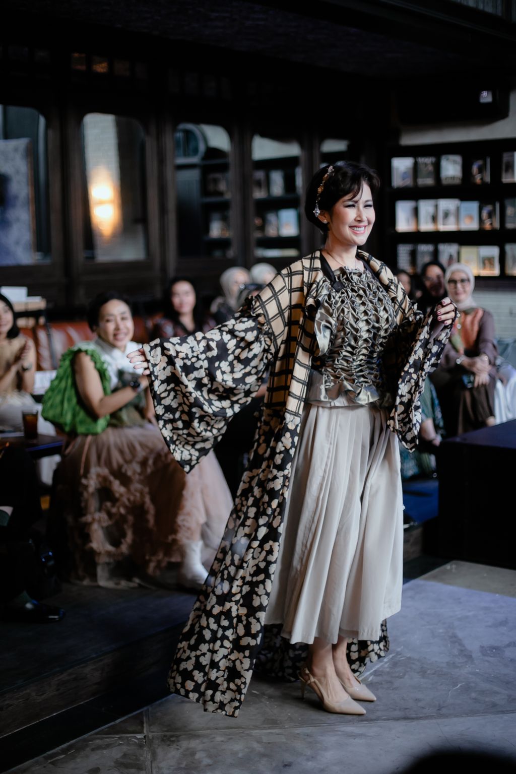 Koleksi Lenggang Langgeng, Rayakan 5 Tahun Eksistensi SIMPULL